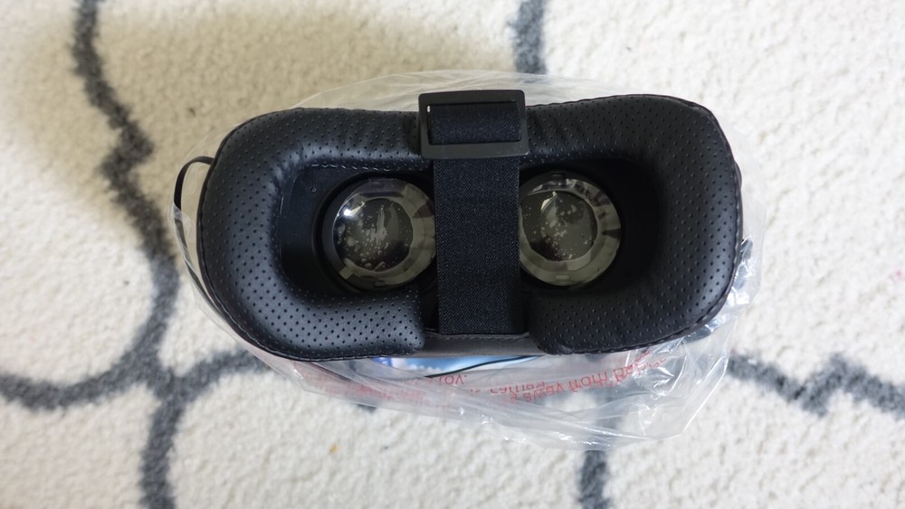 art+vision black VR headset HD audio