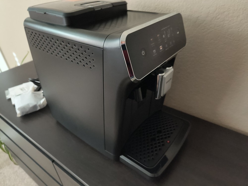 Philips 2300 Series Fully Automatic Espresso Machine with LatteGo milk system