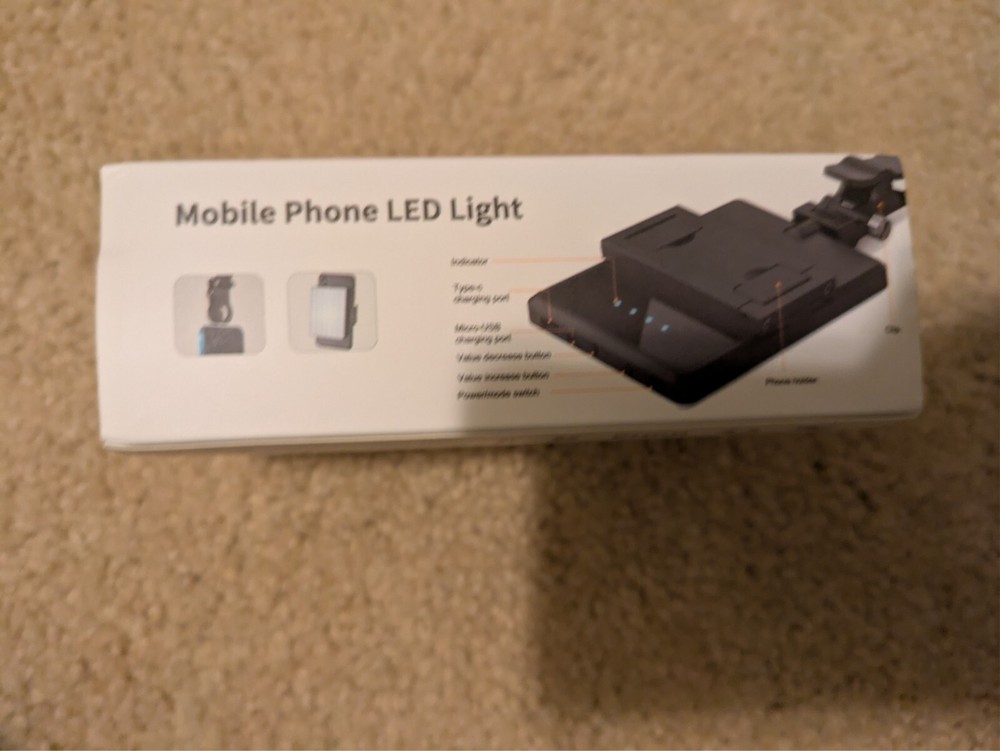 Singwil Selfie Light for iPhone 3 Light Modes Adjustable Brightness Clip Design