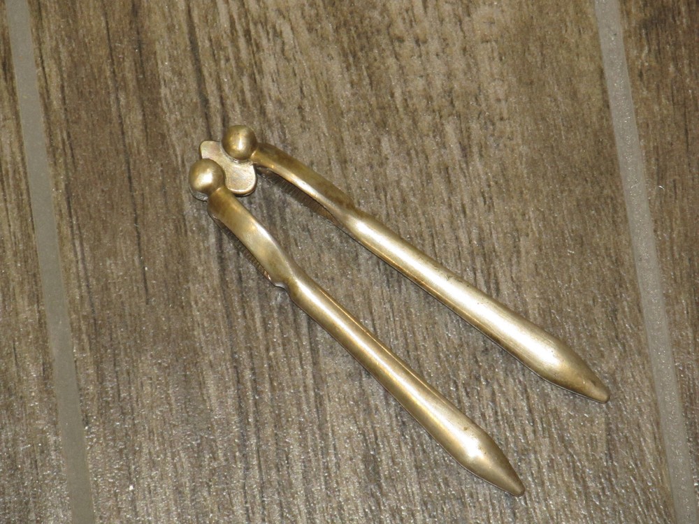 VINTAGE ANTIQUE Patented C. HULLS NUT CRACKER, NUTCRACKER