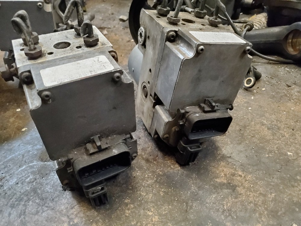 2000 2001 2002 2003 2004 2005 CADILLAC DEVILLE SEVILLE ABS PUMP MODULE