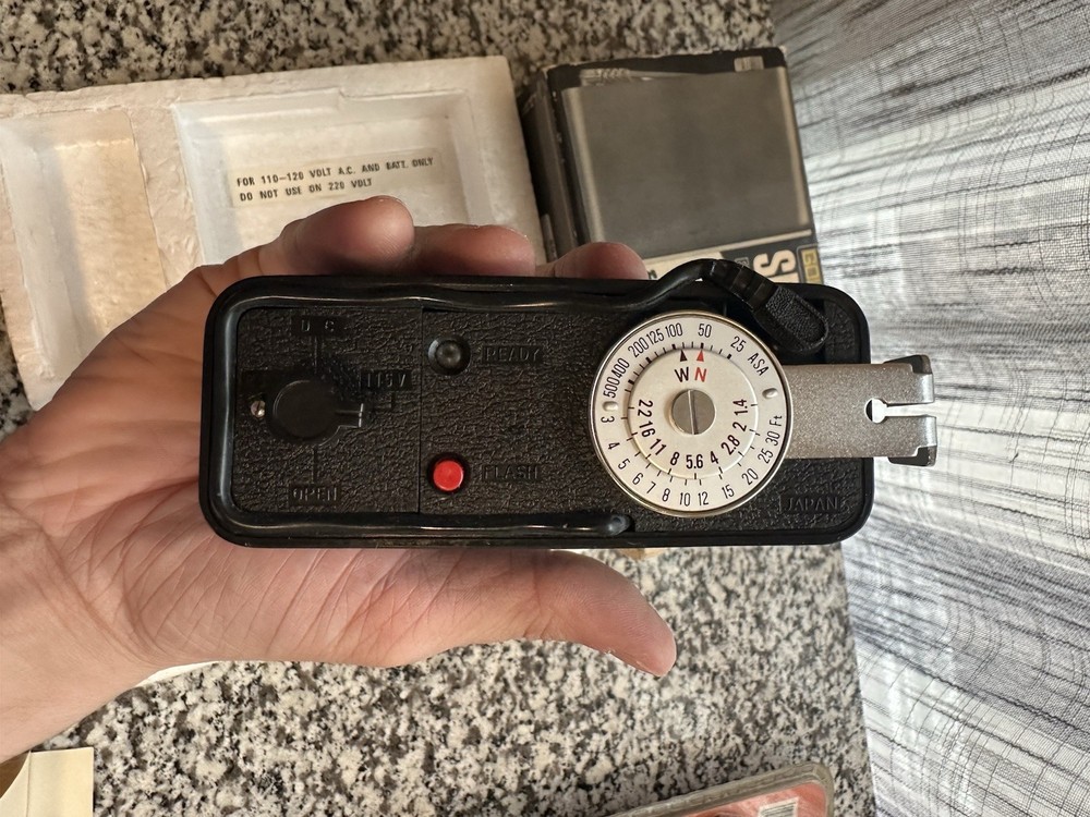 GOLDCREST SR-42 W Solid State ELECTRONIC CAMERA FLASH UNIT UNTESTED WITH BOX!