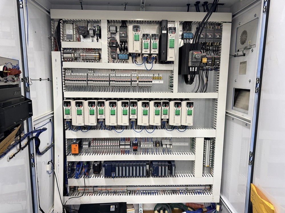 Ferry RS4-3300 Rotomold Machine