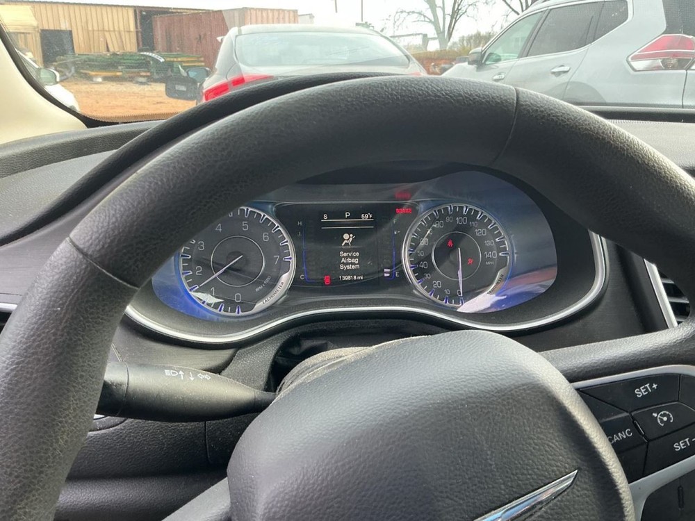 200 2015 Glove Box 4985095