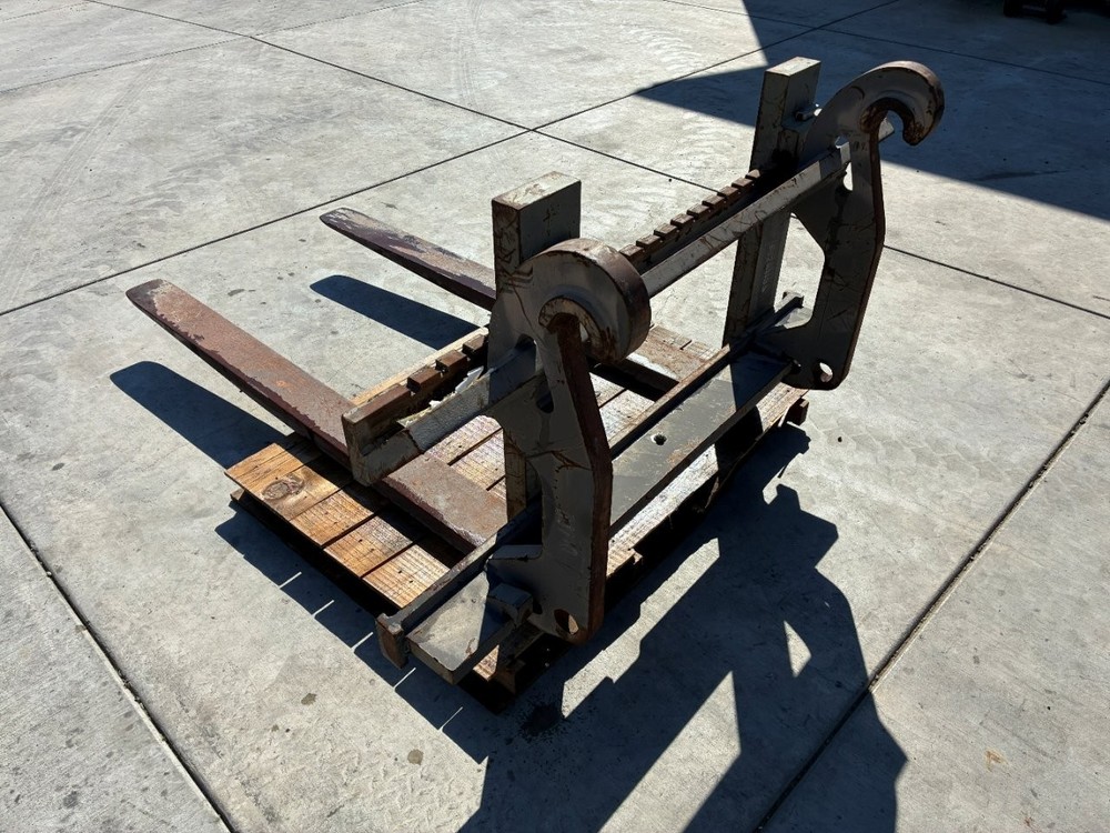 Volvo L70/L90 Loader Pallet Forks Quick coupler 72"