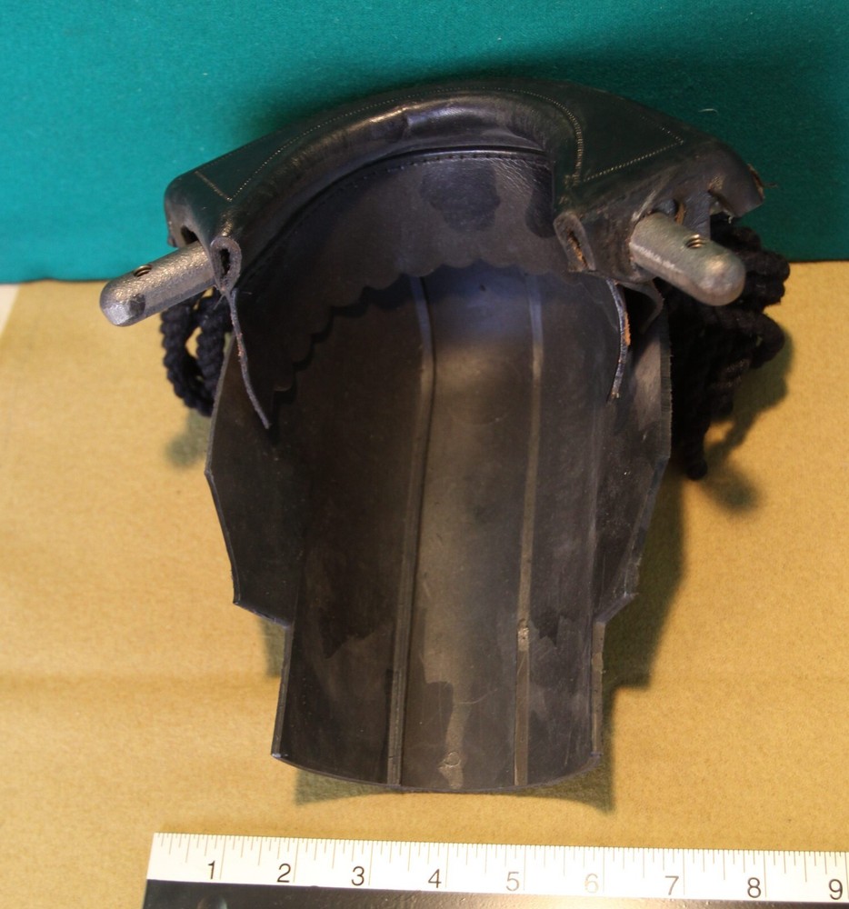 Pool table or billiard table gully boot