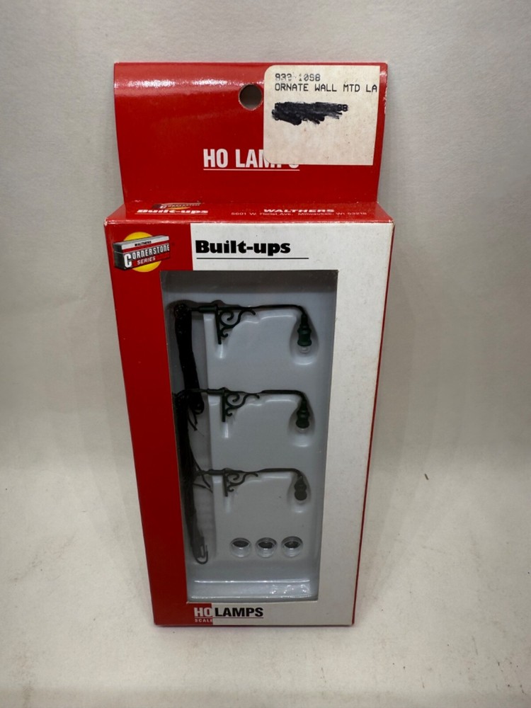 Walthers Ho Scale Cornerstone Series BuiltUps Ornate Wall Mounted LIght (3 Pack)