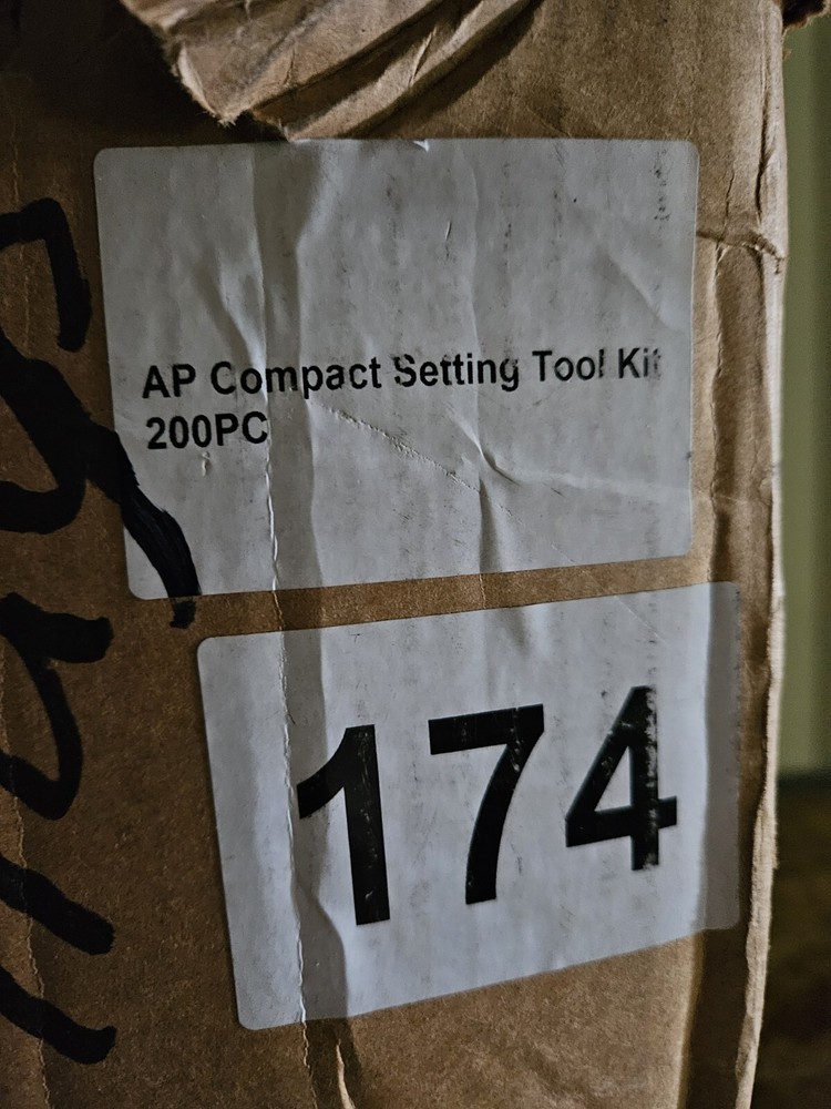 WIRELINE WIDGETS GREEN AP COMPACT SETTING TOOL KIT LOT OF 199