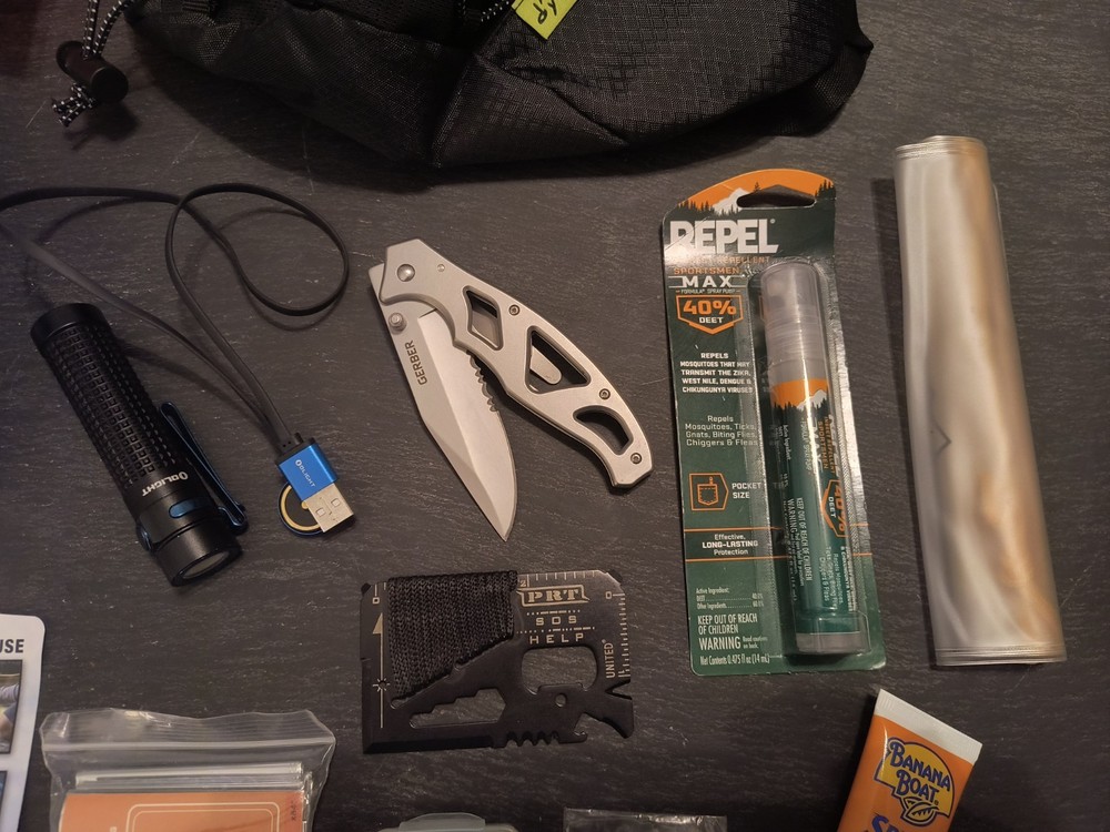 Basic Survival/Hiking Kit