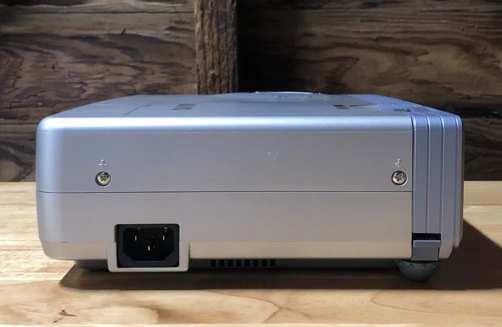 Sanyo PLC-XU48 Pro XtraX Multiverse Projector