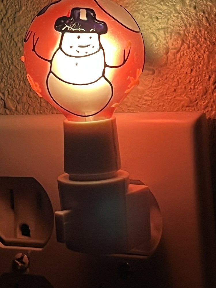 Christmas Night Light Plug In Red Snowman.EUC,ships Within 24 Hours