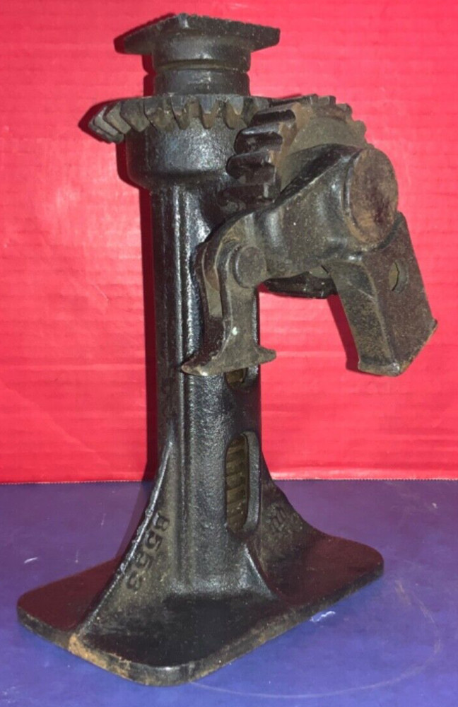 Vintage Ford Model “T” Jack No. B553 - AS IS