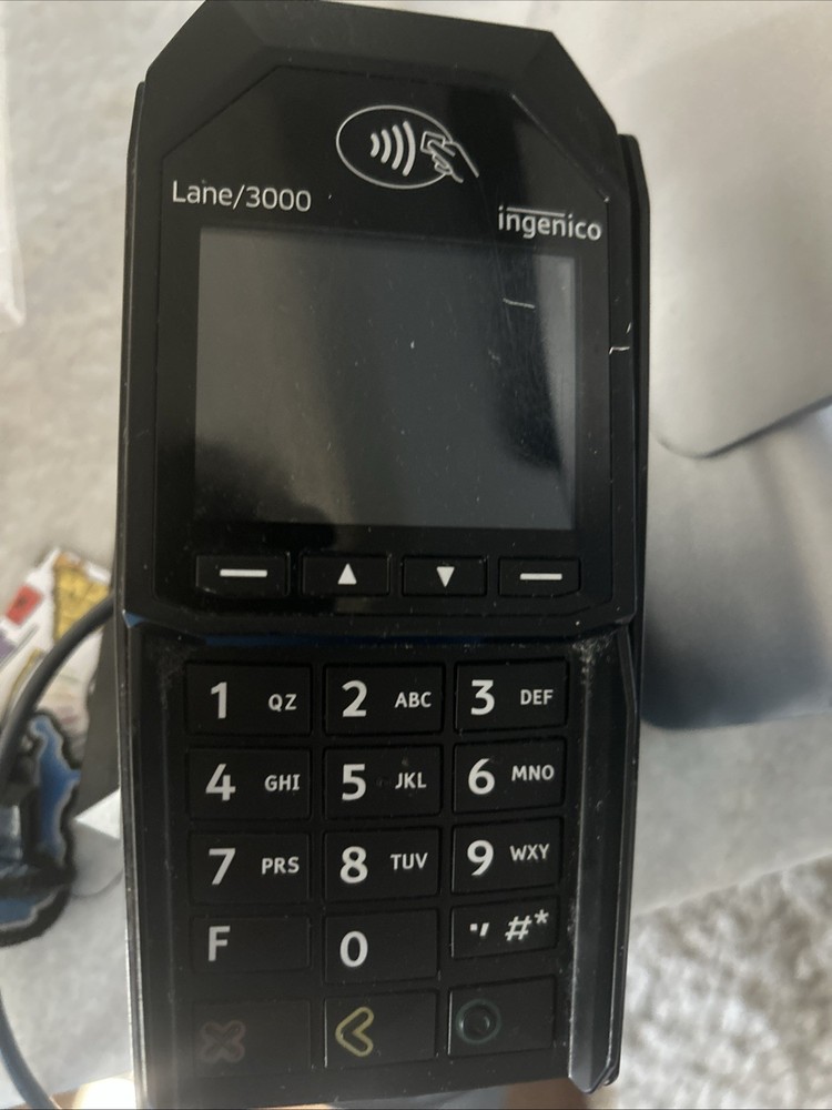 HP RP2 Retail System 2030 POS Touchscreen AIO Computer