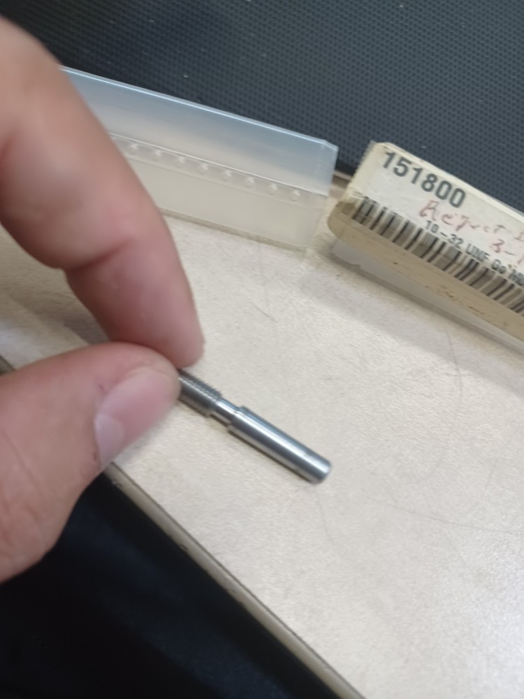 151800 10-32 UNF Go Mbr TWP Threaded Plug