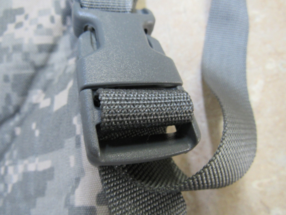 US Molle II Hydration System ACU Digital & New Hydramax 100oz Bladder