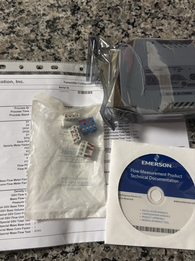 Micro Motion 1500D3AABAEZZZ Mass Flow Controller with Accessories