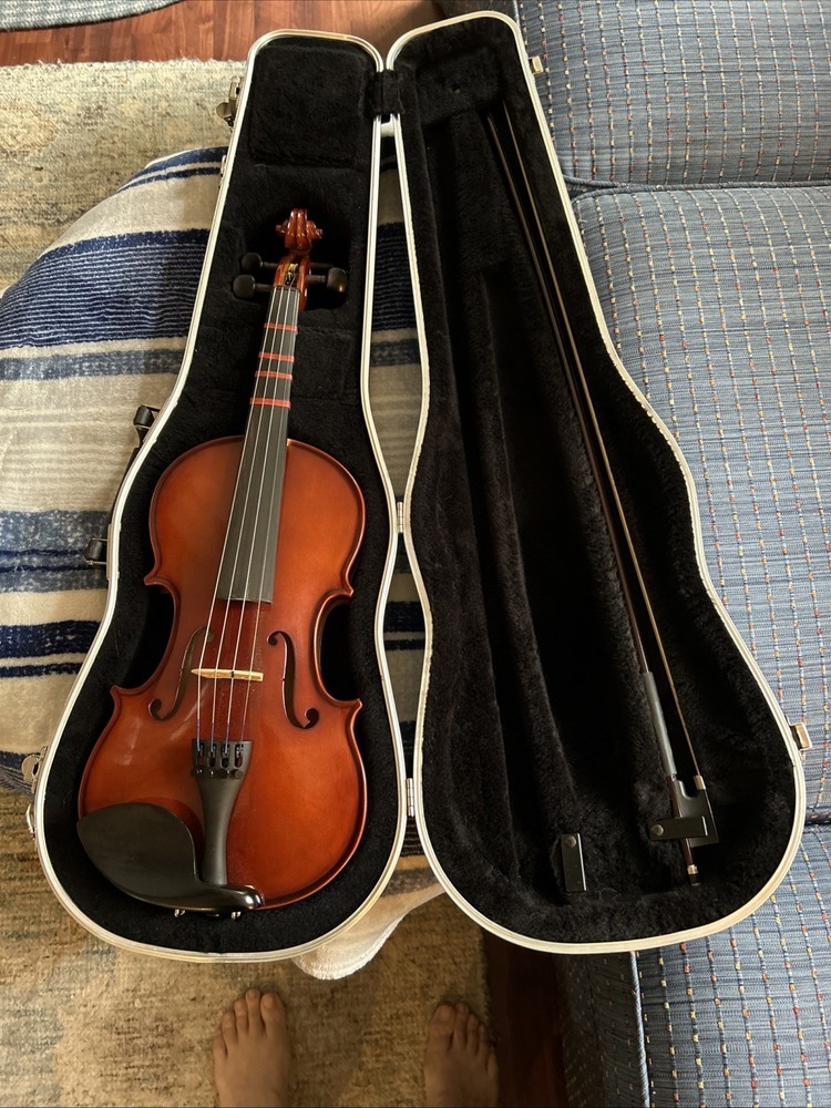 Cheryl & Roth R101E4 4/4 Student Model Violin