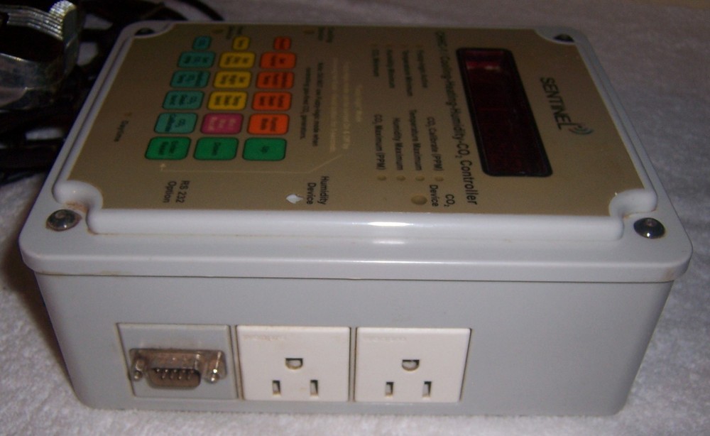 Sentinel CHHC-1 Cooling Heating Humidity CO2 Controller
