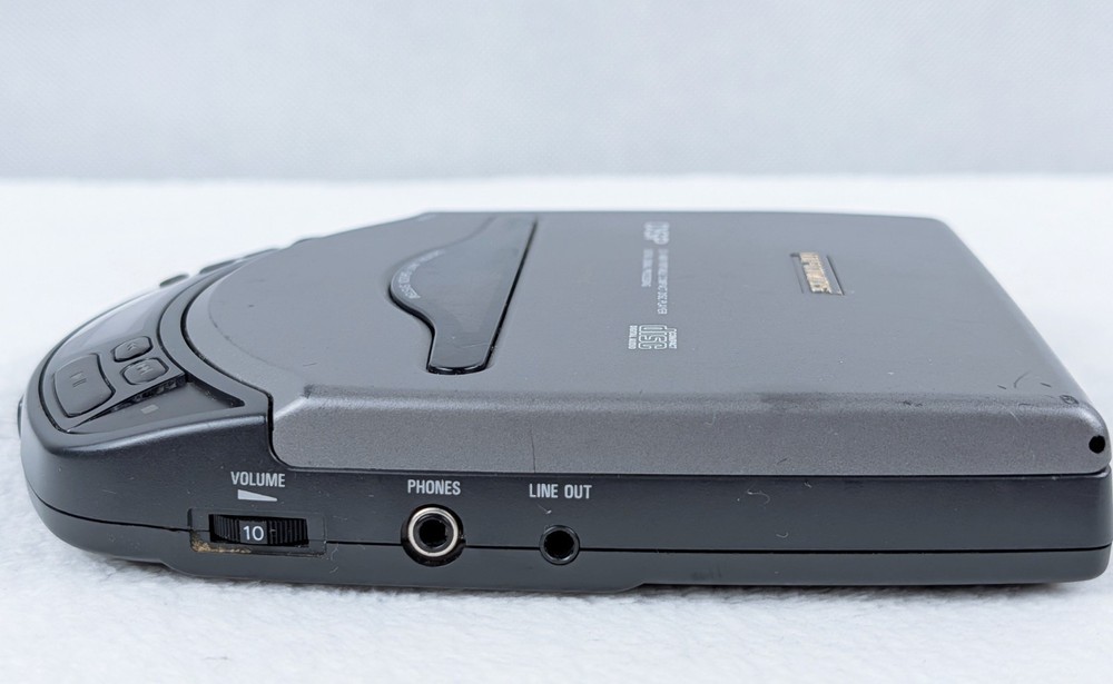 Optimus CD-3490 Portable Compact Disc Player Digital Signal Processing