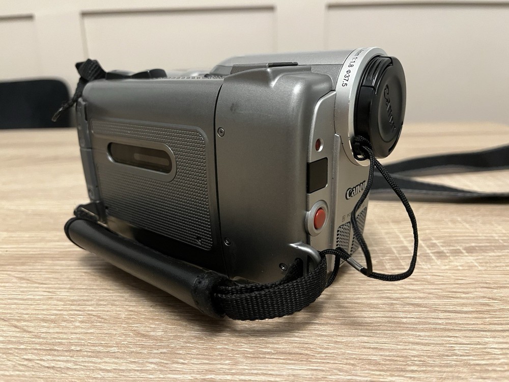 Canon Ultura A Mini DV Camcorder