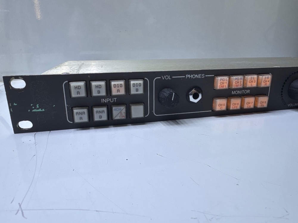 Newbury Systems LSC8-2HD Loudspeaker Control Panel