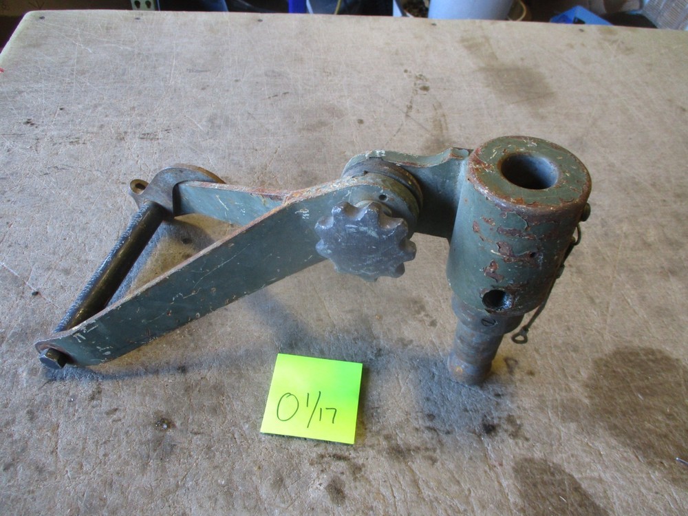 Used Universal Pintel Adapter UPA, Missing Lock Lever, for MK64 MK93 on HMMWV