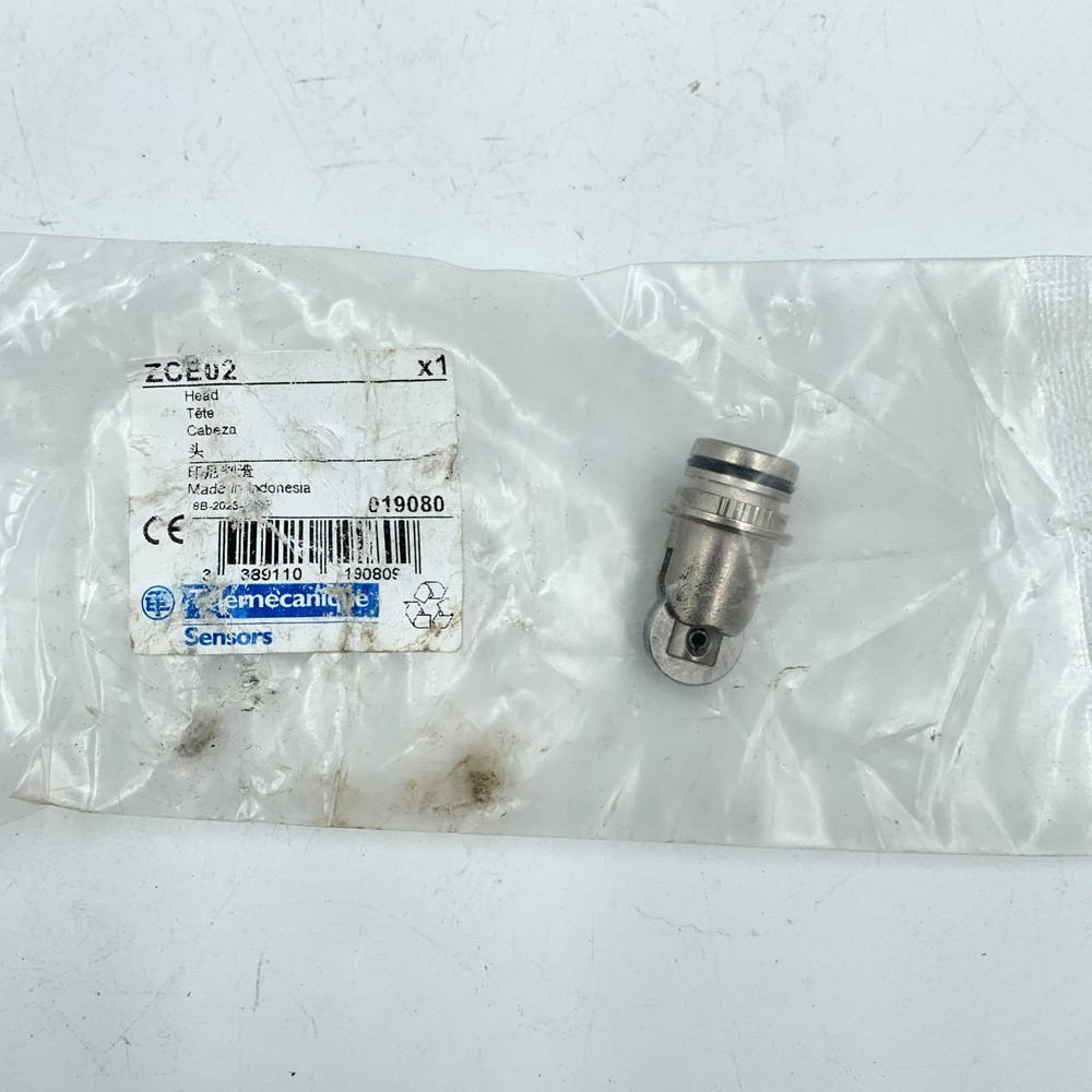 Telemecanique ZCE02 Limit Switch Head Roller Plunger 0.8"