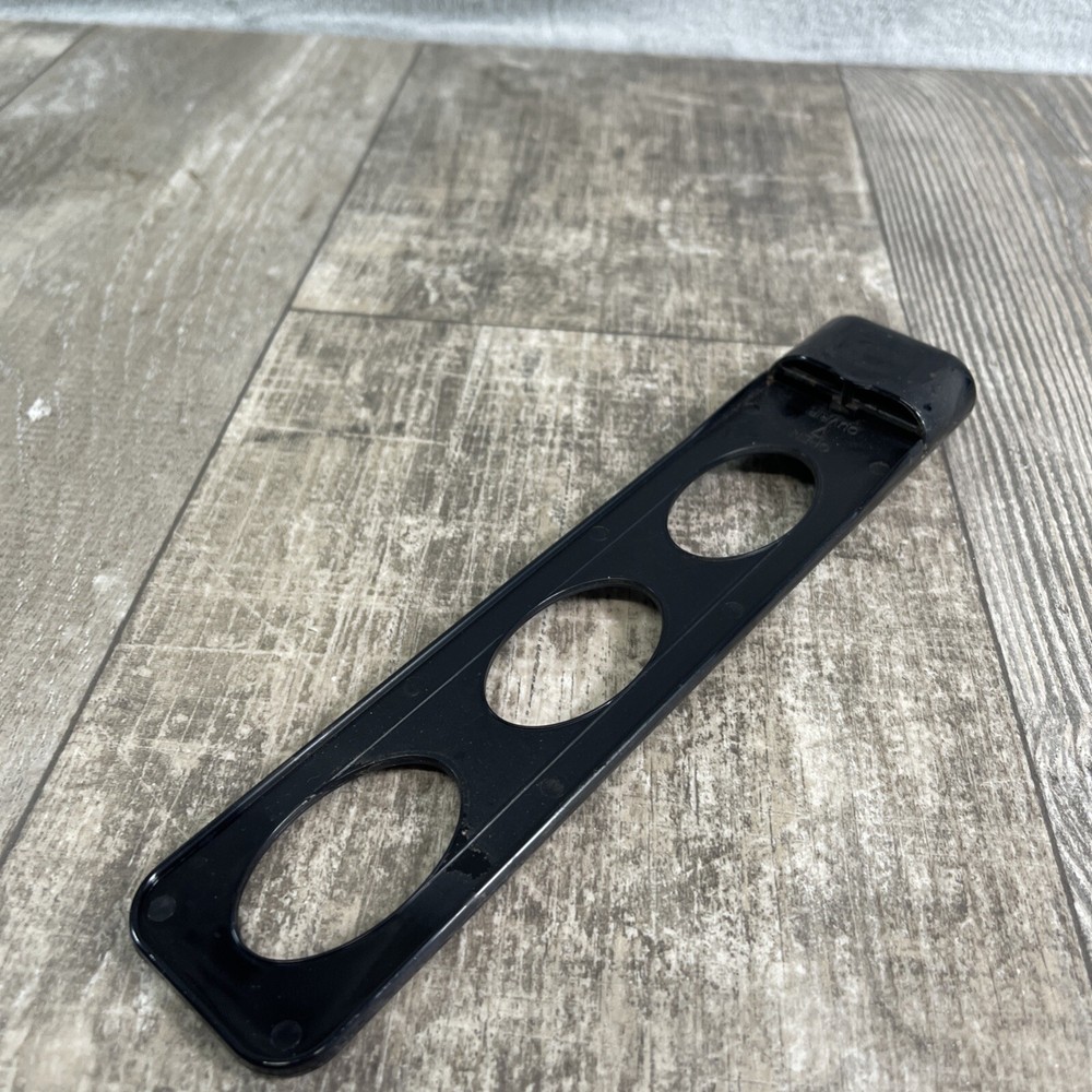 CUISINART DCC-3200 COFFEE MAKER - Carbon Filter Holder