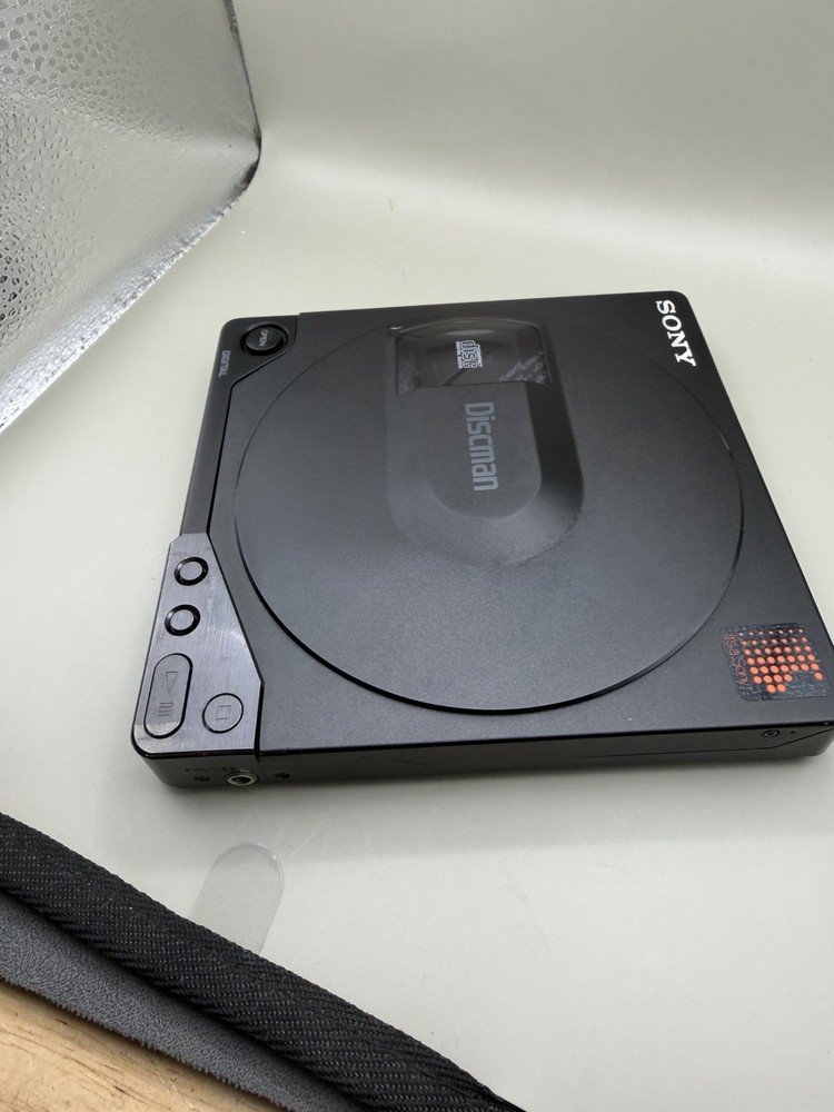 Sony D-15 Discman CD Player Working, Serviced, Clean Mechanism.