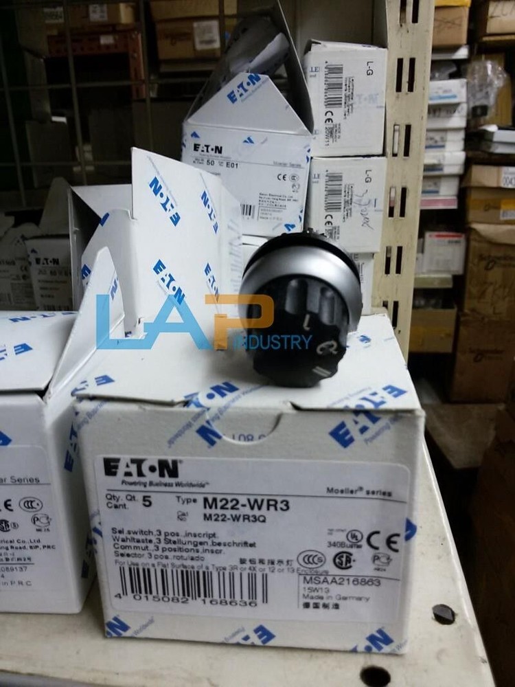 QTY:1 M22-WR3 For    Position Maintained Selector Switch