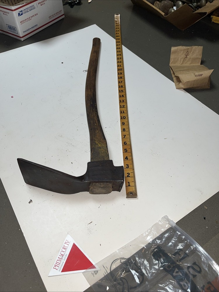 Adz With Original Handle ￼