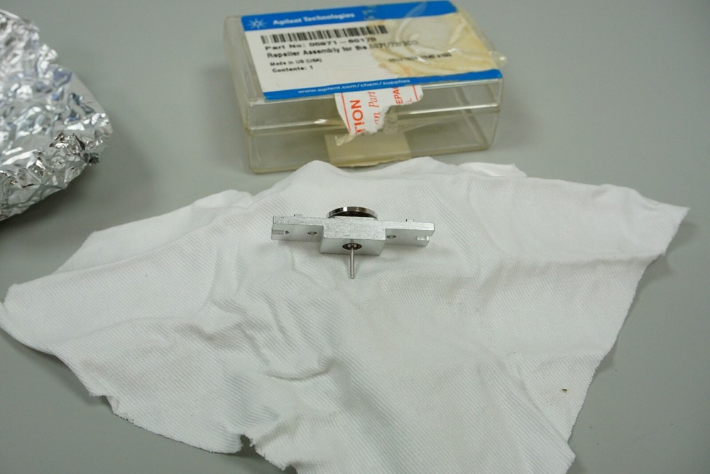 Agilent 05971-60170 Repeller Assembly for the 05971/72/GCD GC/MS MSD Ion Source