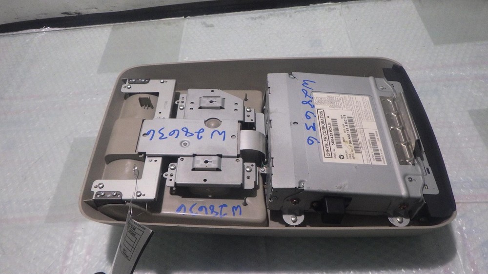 05 DODGE DURANGO Info Screen 56043192AG