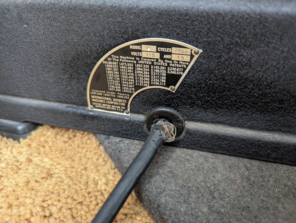 Electromatic Electric Typewriter Model A (1) ?- IBM - works Needs refurbishing