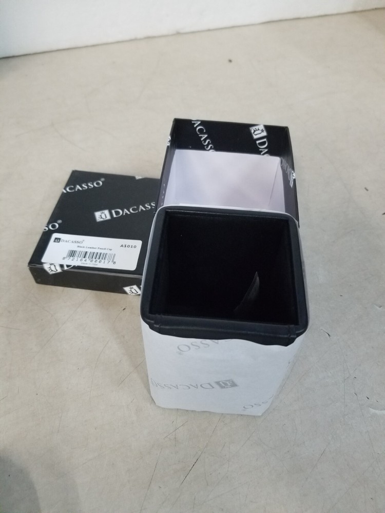 Dacasso A1010 Square Leather Pencil Cup