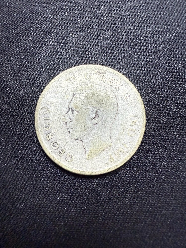 1945 Canada Silver 25 Cents Coin