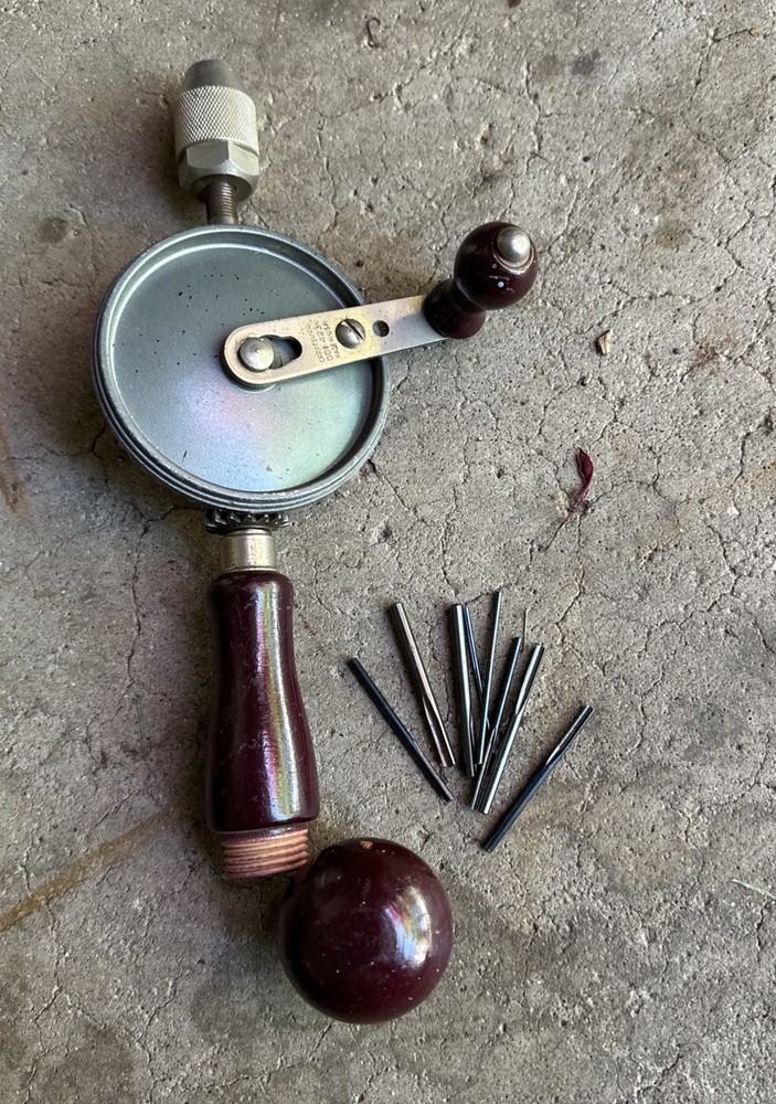 Craftsman 4231 Egg Beater Hand Drill w/ 8 Assorted Bits Vintage DD 94231