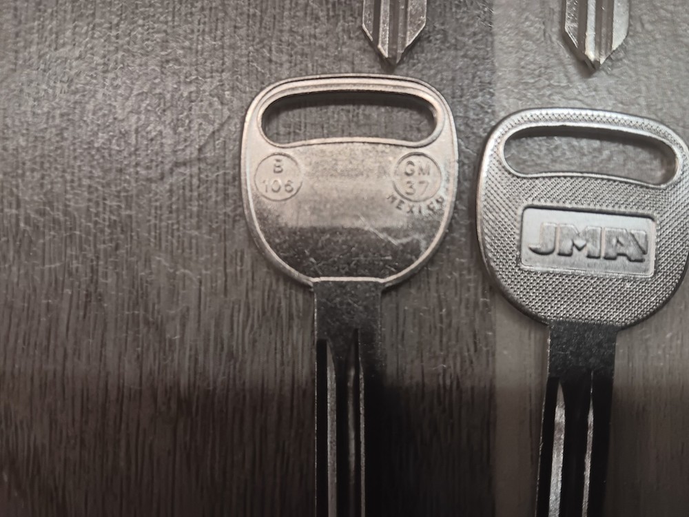 CHEVY 10 JMA B106 KEYS