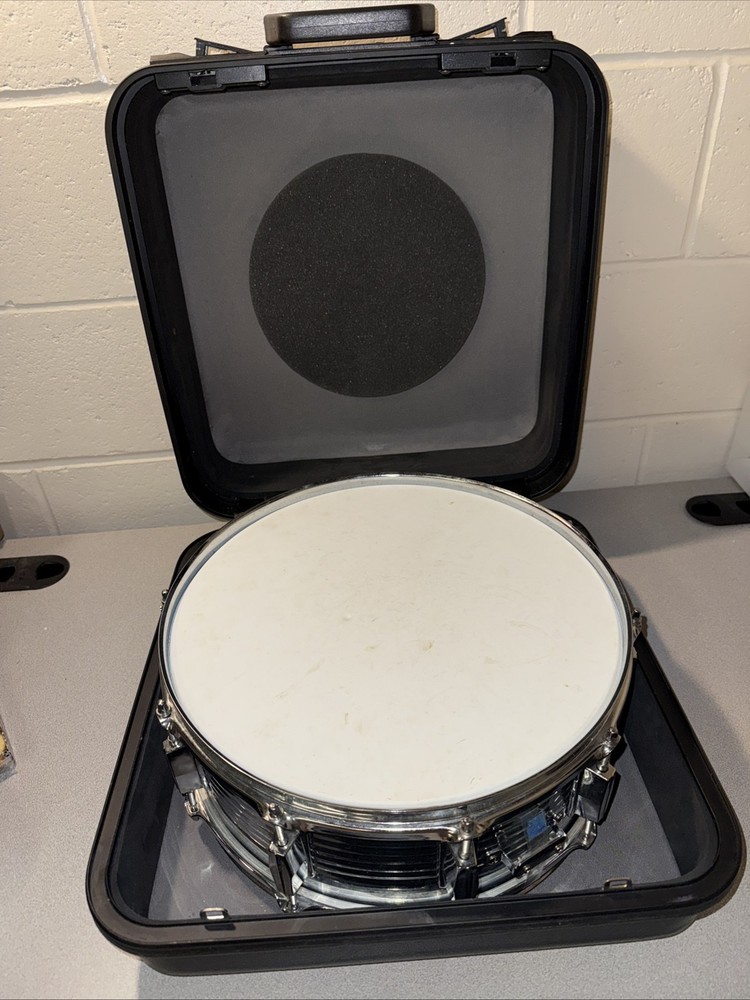 Snare Drum 14 x 6.5 with Case. READ DESCRIPTION.