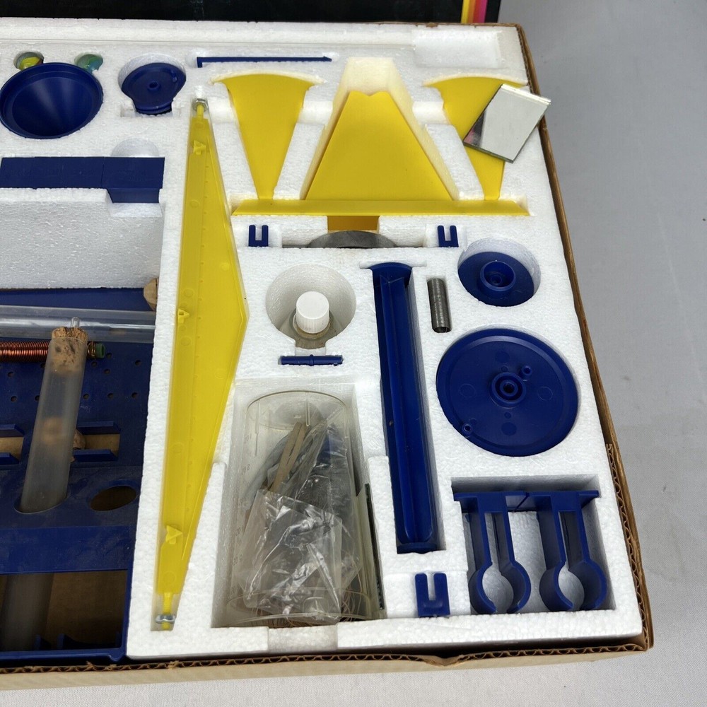 Vintage Science Fair Physics 280 Experiments 1000 Components 1980’s