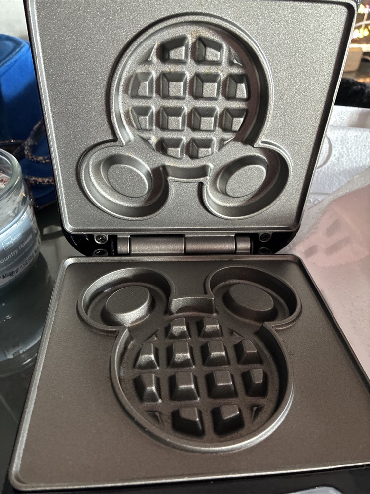 Disney DCM92 Mickey Mini Waffle Maker Black