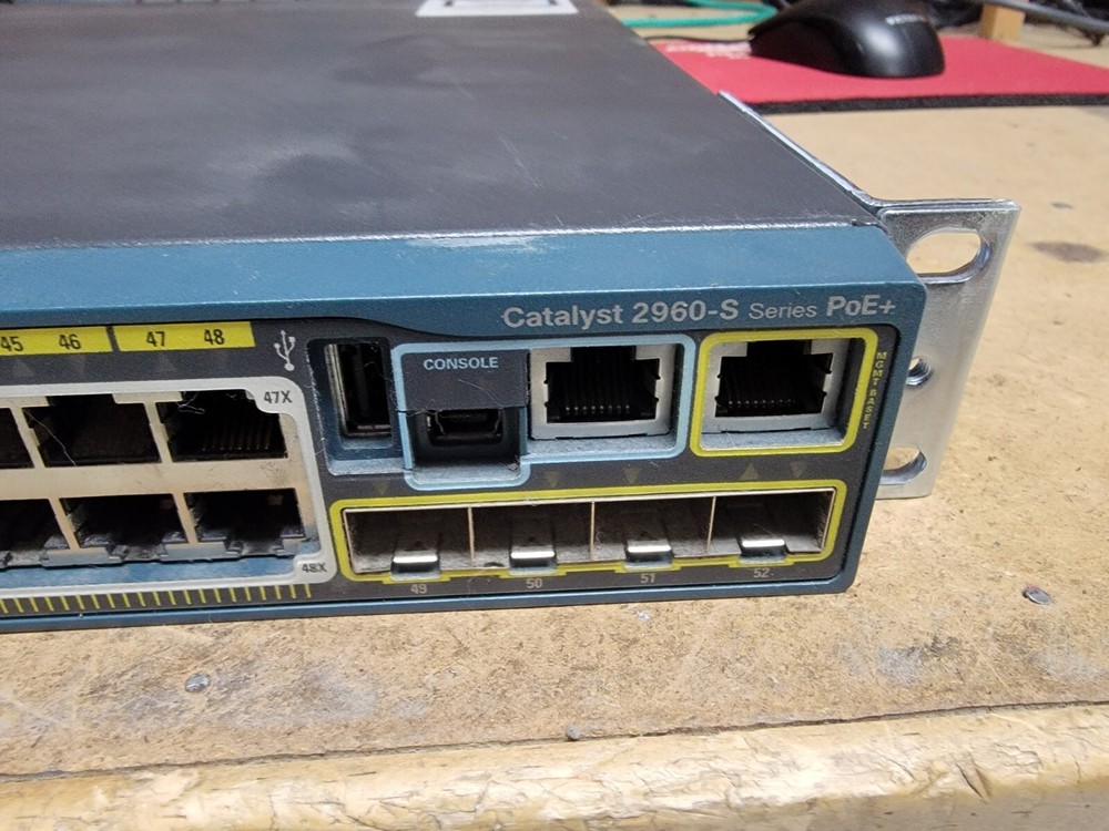 Cisco Catalyst 2960 (WS-C2960S-48FPS-L) 48-Ports Rack-Mountable Switch Managed