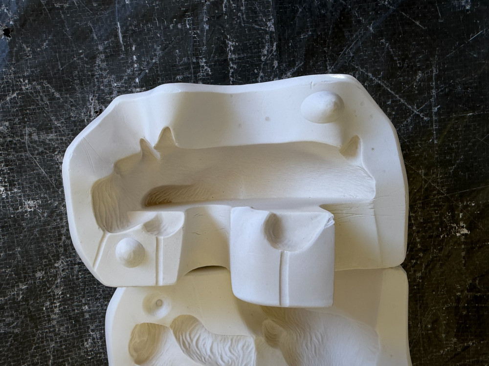 VINTAGE SCIOTO CERAMIC MOLD #S-2794 SMALL SHELF SCHNAUZER