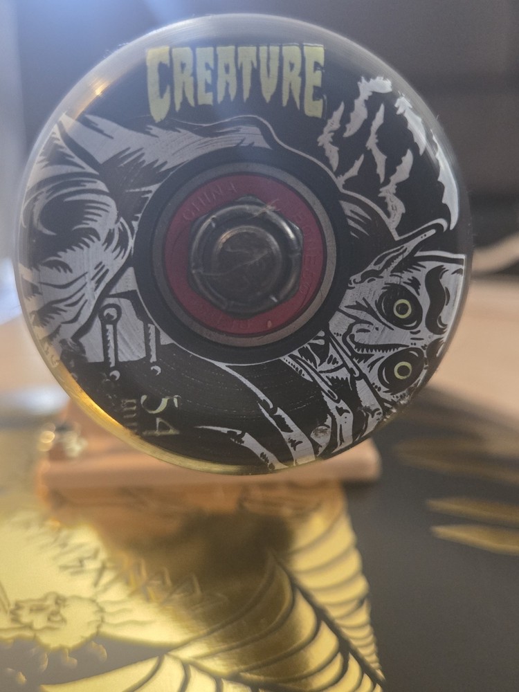 8' Creature complete Skateboard