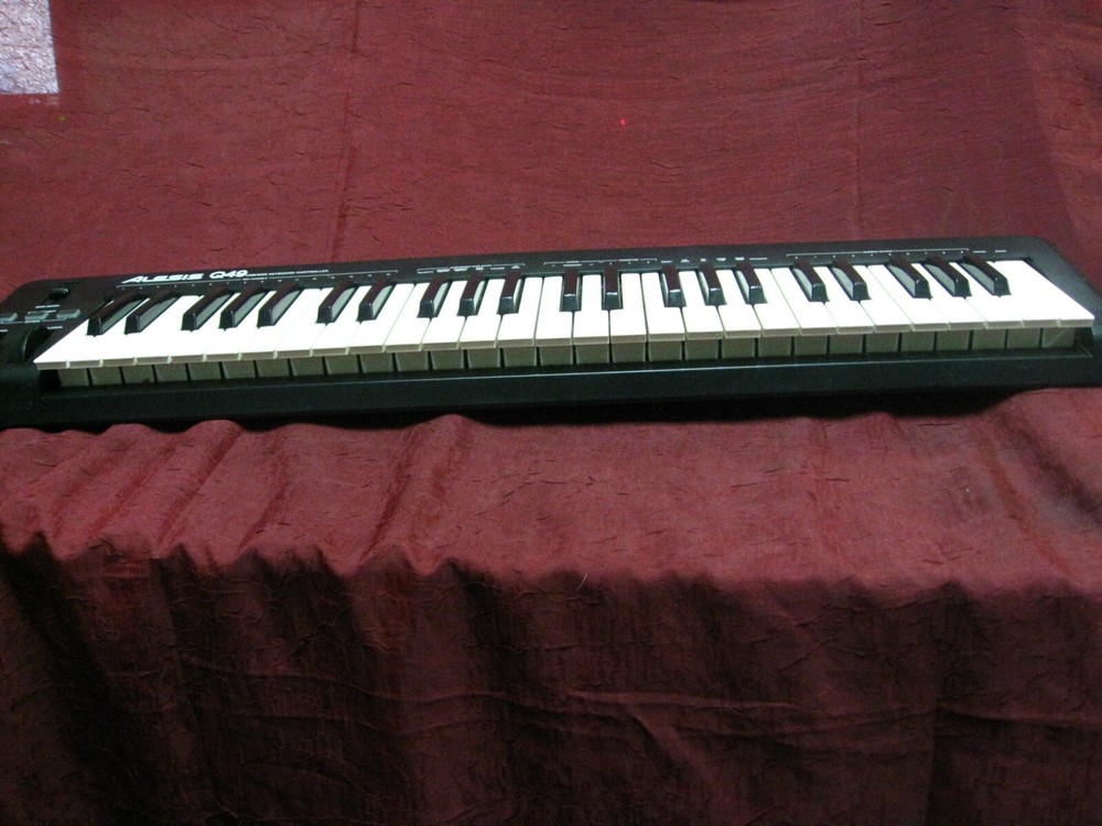 Alesis Q49 USB MIDI Keyboard Controller USB Cable Included Tested Works
