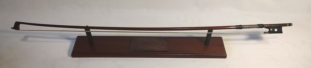 Robert M. Ernst Violin Bow, Round Pernambuco, Handmade, Germany