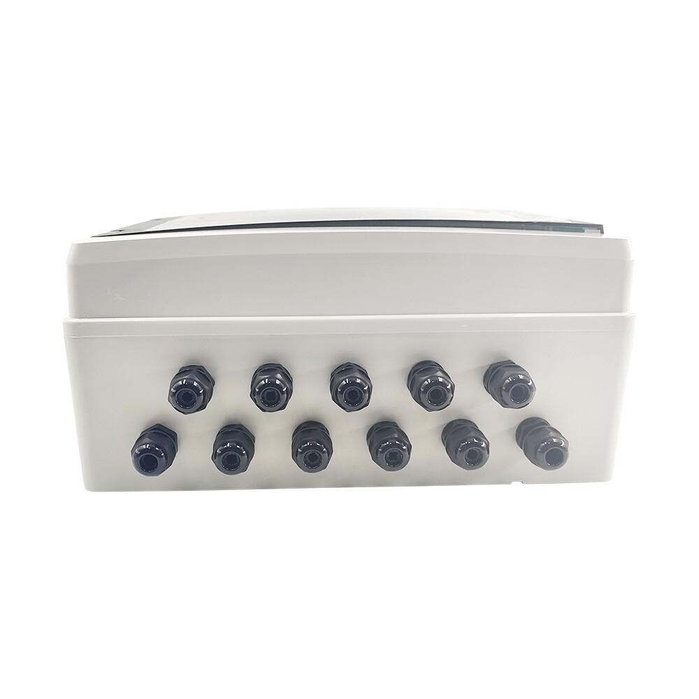 Solar PV Combiner Box Plastic 15A 4strings 550VDC Circuit Breaker Solar Panel