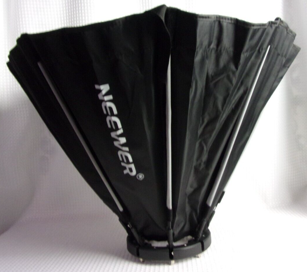 Neewer 65CM 26" Rapid Folding Softbox For Flash Studio Light + Carrying Bag NWT