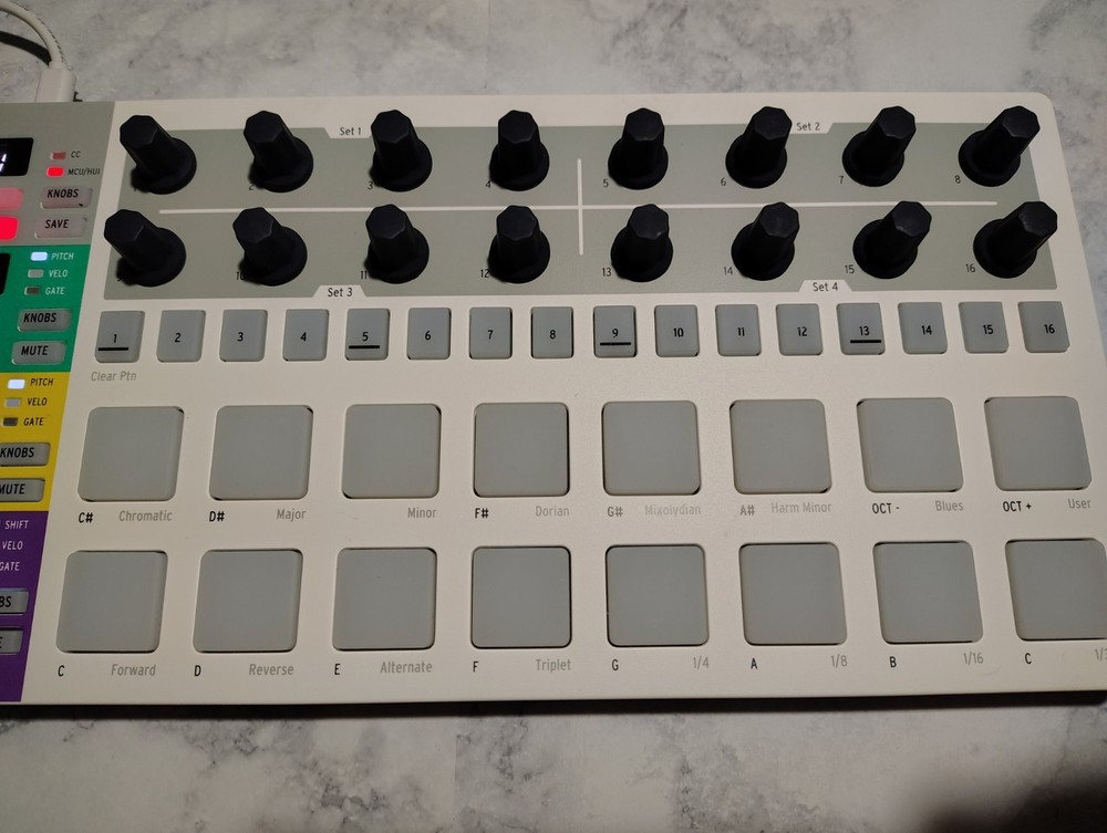 Arturia BeatStep Pro Controller Sequencer – Tested Working – Box & USB Cable