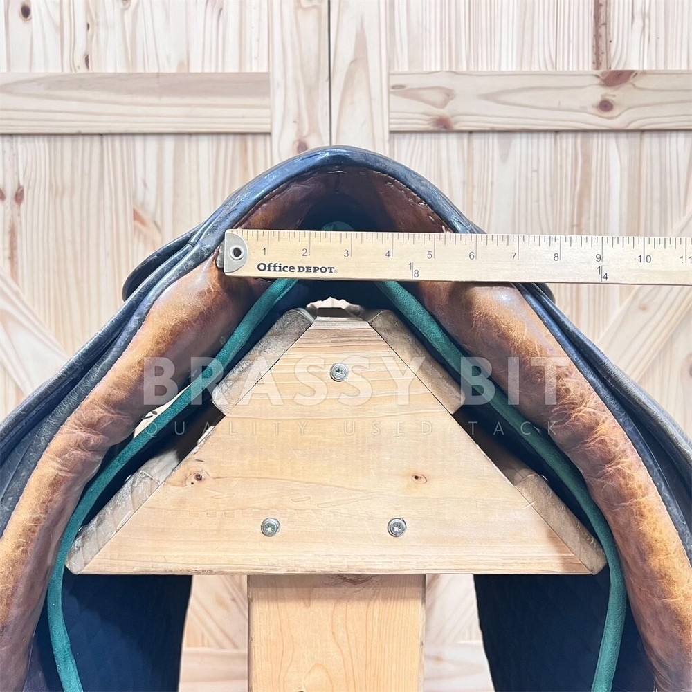 17.5" Stubben Romanus Dressage Saddle